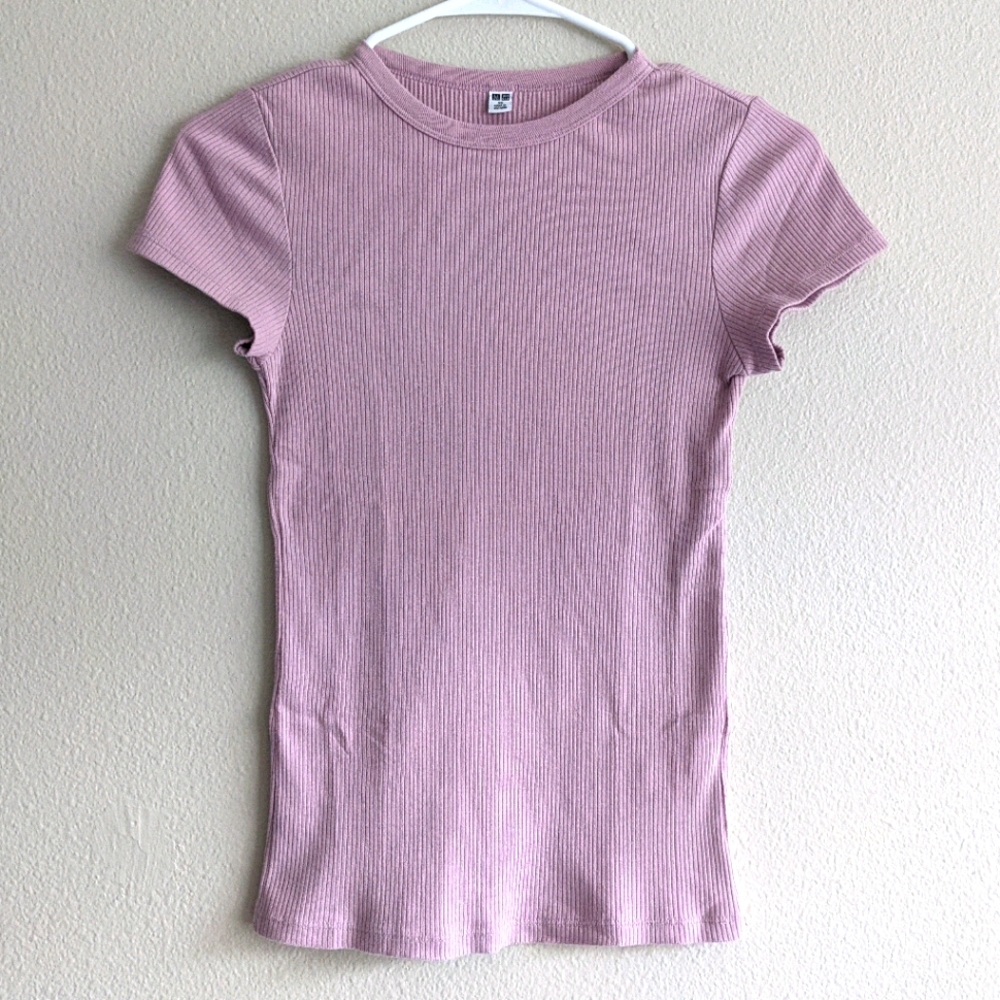 Uniqlo Lilac Ribbed Crew Neck Short Sleeve Shirt